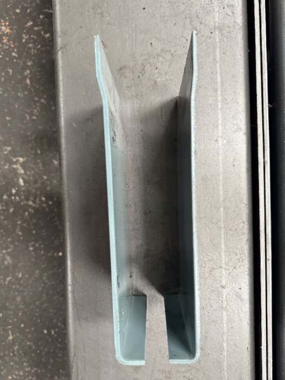 จำหน่ายเหล็กแบบหล่อผนังรั้ว (2)